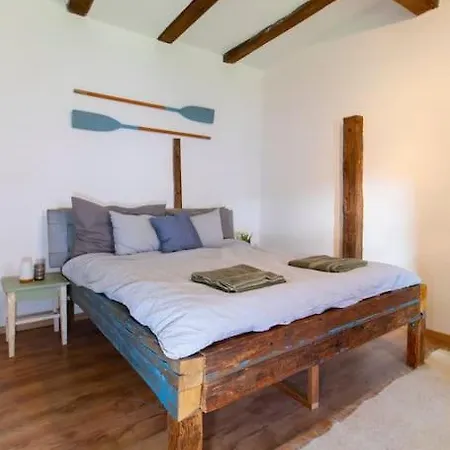 Tulipanos Porta * Sarud