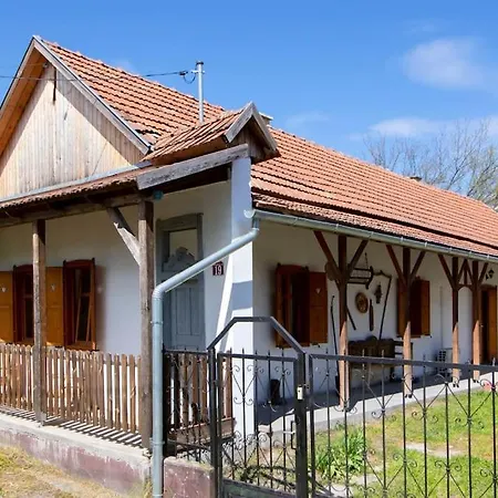 Tulipanos Porta Apartment